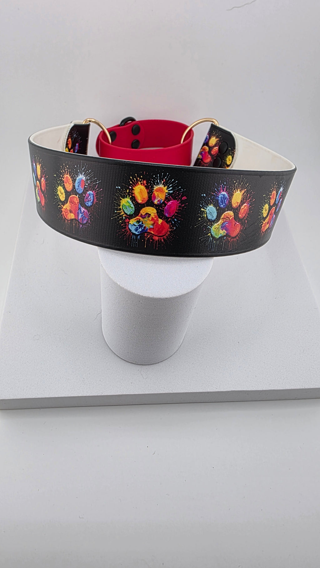 Martingale Collar. Fits necks bigger than 17 Inches